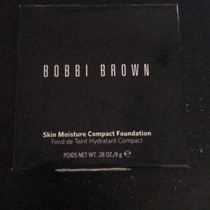 Bobbi Brown Skin Moisture Foundation (Walnut - 8)
